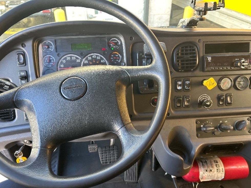 Medium Duty Box Truck-Light and Medium Duty Trucks-Freightliner-2019-M2-Fontana-CA-224,315\n\t\tmiles-$ 45,500 - Image 18