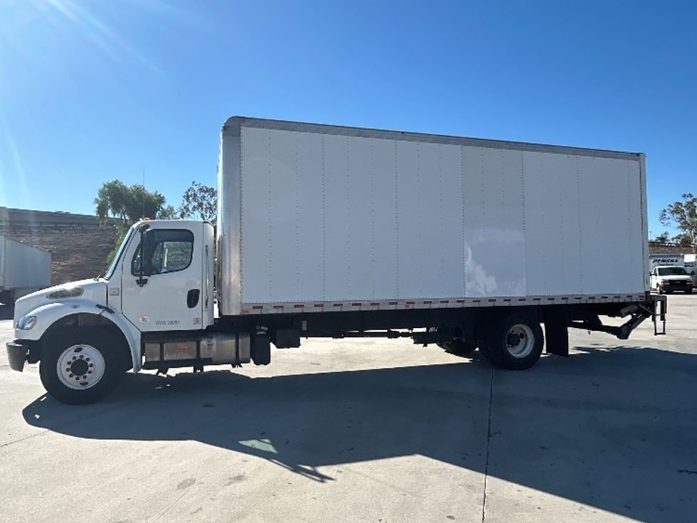 Medium Duty Box Truck-Light and Medium Duty Trucks-Freightliner-2019-M2-Fontana-CA-224,315\n\t\tmiles-$ 45,500 - Image 4
