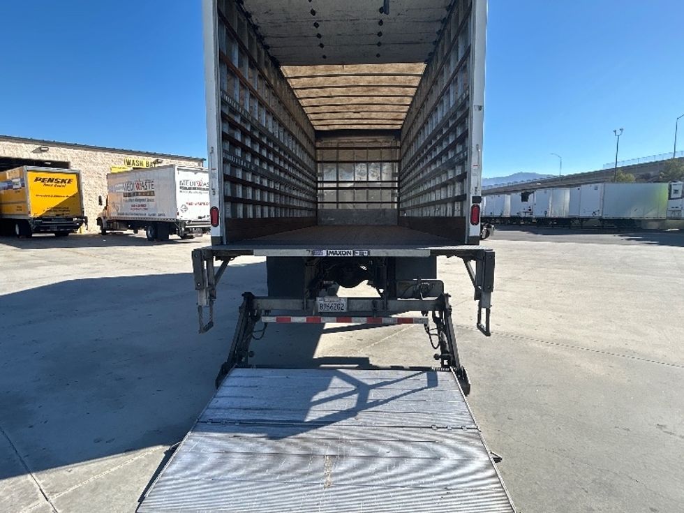 Medium Duty Box Truck-Light and Medium Duty Trucks-Freightliner-2019-M2-Fontana-CA-224,315\n\t\tmiles-$ 45,500 - Image 9
