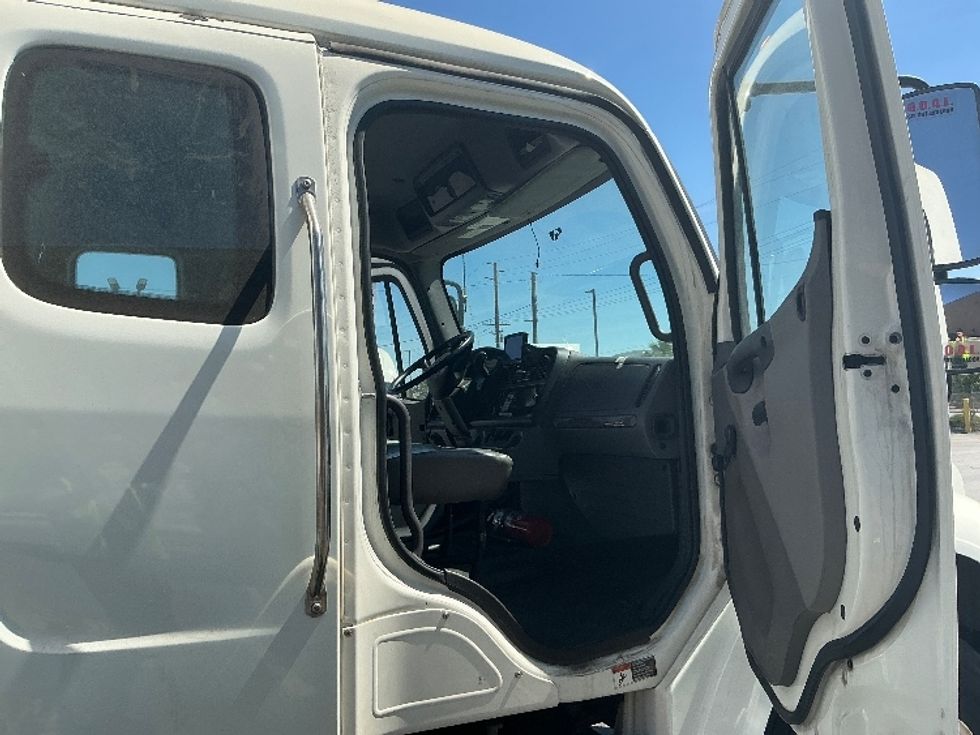 Medium Duty Box Truck-Light and Medium Duty Trucks-Freightliner-2019-M2-Fontana-CA-84,783\n\t\tmiles-$ 65,250 - Image 20