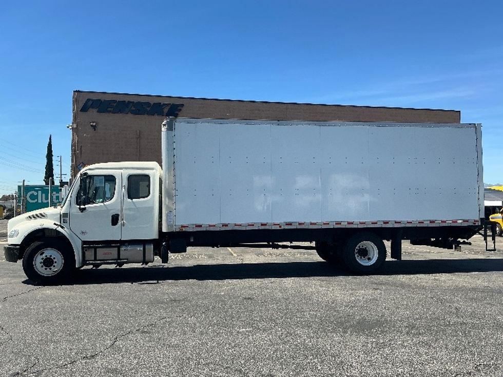 Medium Duty Box Truck-Light and Medium Duty Trucks-Freightliner-2019-M2-Fontana-CA-84,783\n\t\tmiles-$ 65,250 - Image 4