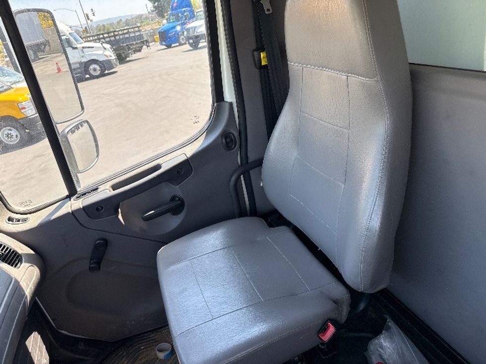 Medium Duty Box Truck-Light and Medium Duty Trucks-Freightliner-2019-M2-Fontana-CA-95,699\n\t\tmiles-$ 63,250 - Image 19
