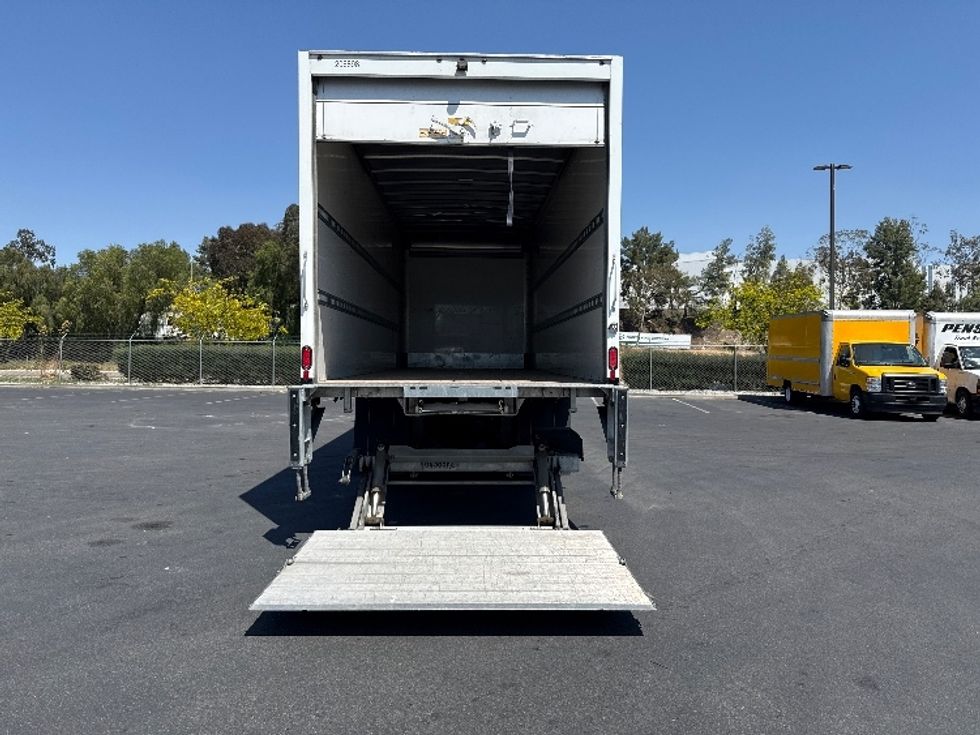 Medium Duty Box Truck-Light and Medium Duty Trucks-Freightliner-2019-M2-Fontana-CA-95,699\n\t\tmiles-$ 63,250 - Image 9
