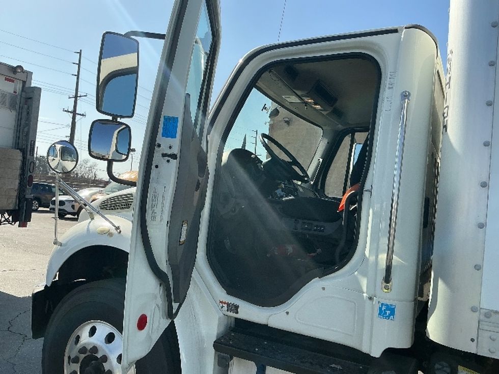Medium Duty Box Truck-Light and Medium Duty Trucks-Freightliner-2019-M2-Fontana-CA-96,725\n\t\tmiles-$ 46,750 - Image 16