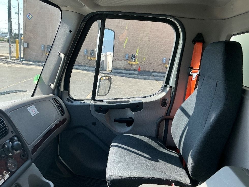 Medium Duty Box Truck-Light and Medium Duty Trucks-Freightliner-2019-M2-Fontana-CA-96,725\n\t\tmiles-$ 46,750 - Image 19