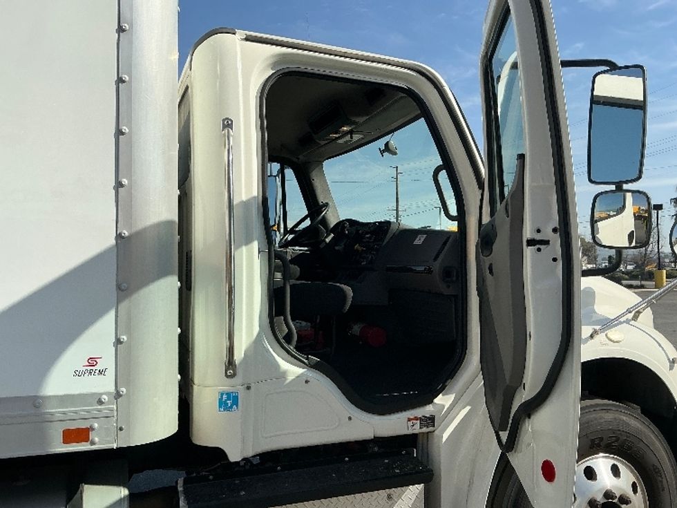 Medium Duty Box Truck-Light and Medium Duty Trucks-Freightliner-2019-M2-Fontana-CA-96,725\n\t\tmiles-$ 46,750 - Image 20