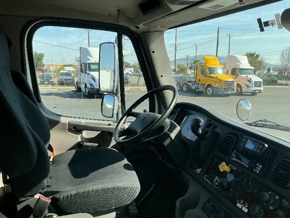 Medium Duty Box Truck-Light and Medium Duty Trucks-Freightliner-2019-M2-Fontana-CA-96,725\n\t\tmiles-$ 46,750 - Image 22