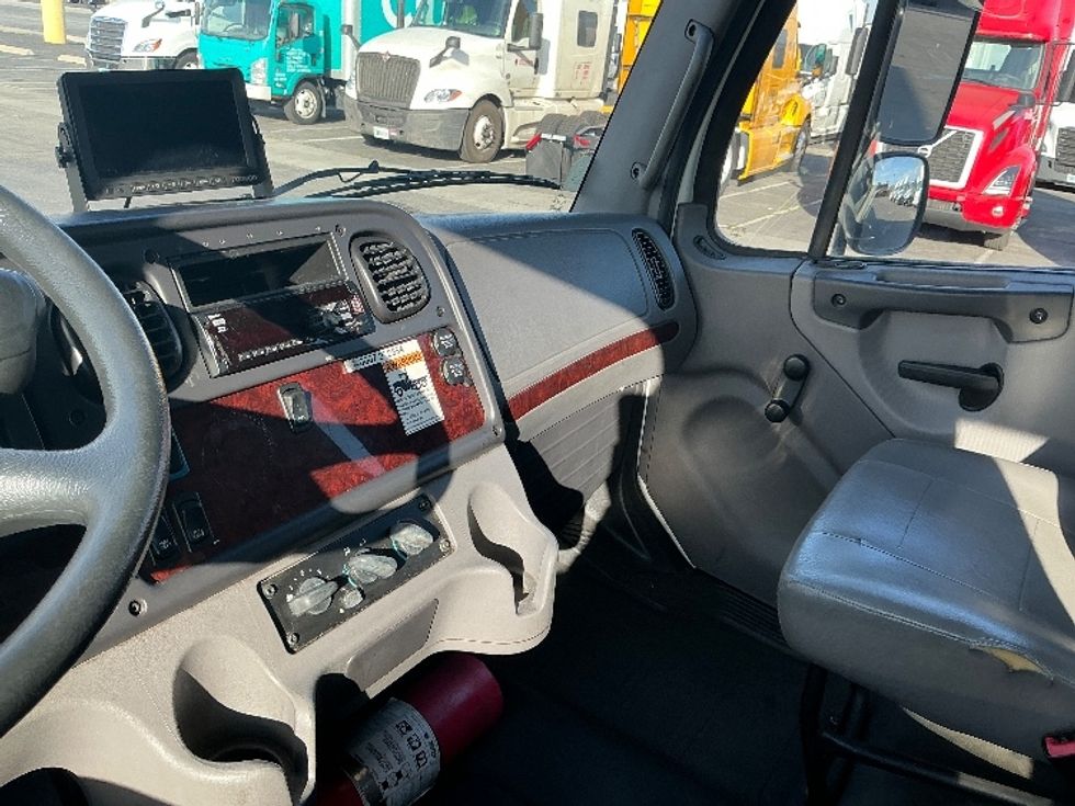 Medium Duty Box Truck-Light and Medium Duty Trucks-Freightliner-2019-M2-Fontana-CA-97,773\n\t\tmiles-$ 63,750 - Image 16