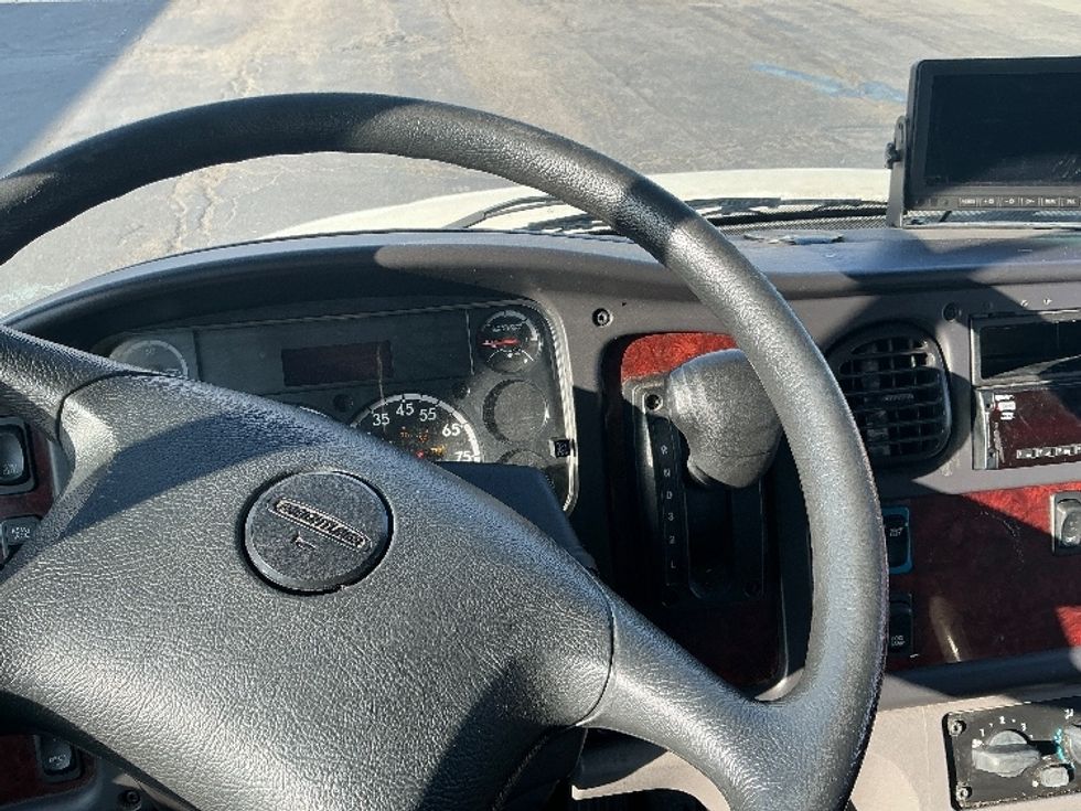 Medium Duty Box Truck-Light and Medium Duty Trucks-Freightliner-2019-M2-Fontana-CA-97,773\n\t\tmiles-$ 63,750 - Image 17