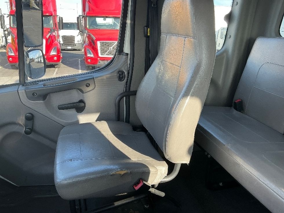 Medium Duty Box Truck-Light and Medium Duty Trucks-Freightliner-2019-M2-Fontana-CA-97,773\n\t\tmiles-$ 63,750 - Image 18