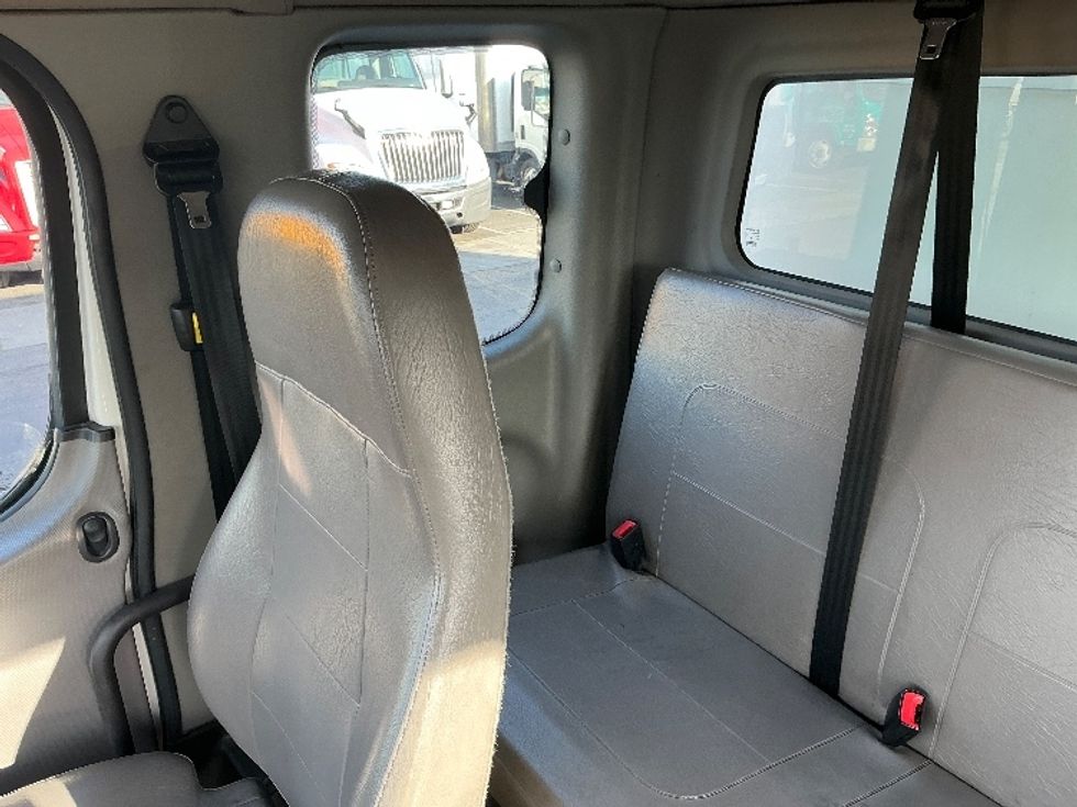 Medium Duty Box Truck-Light and Medium Duty Trucks-Freightliner-2019-M2-Fontana-CA-97,773\n\t\tmiles-$ 63,750 - Image 24