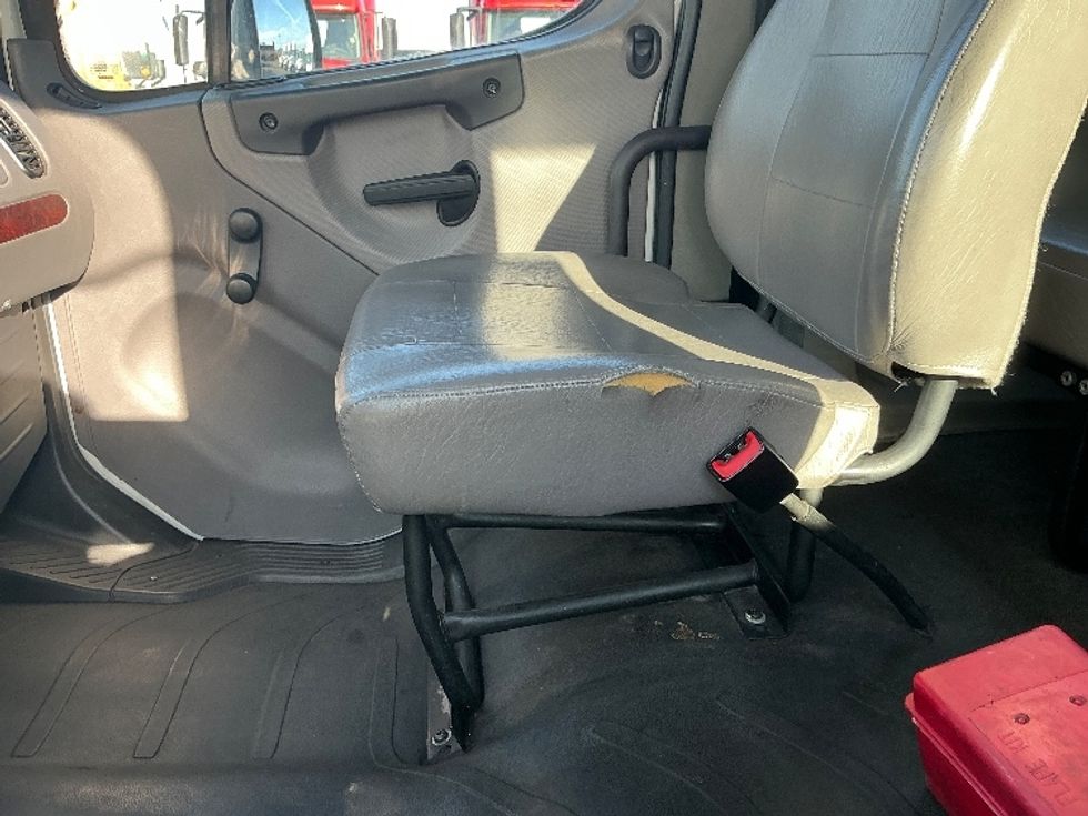 Medium Duty Box Truck-Light and Medium Duty Trucks-Freightliner-2019-M2-Fontana-CA-97,773\n\t\tmiles-$ 63,750 - Image 26