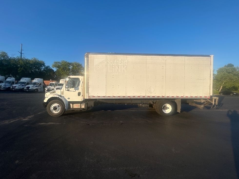 Medium Duty Box Truck-Light and Medium Duty Trucks-Freightliner-2019-M2-Forest Park-GA-141,005\n\t\tmiles-$ 52,250 - Image 4