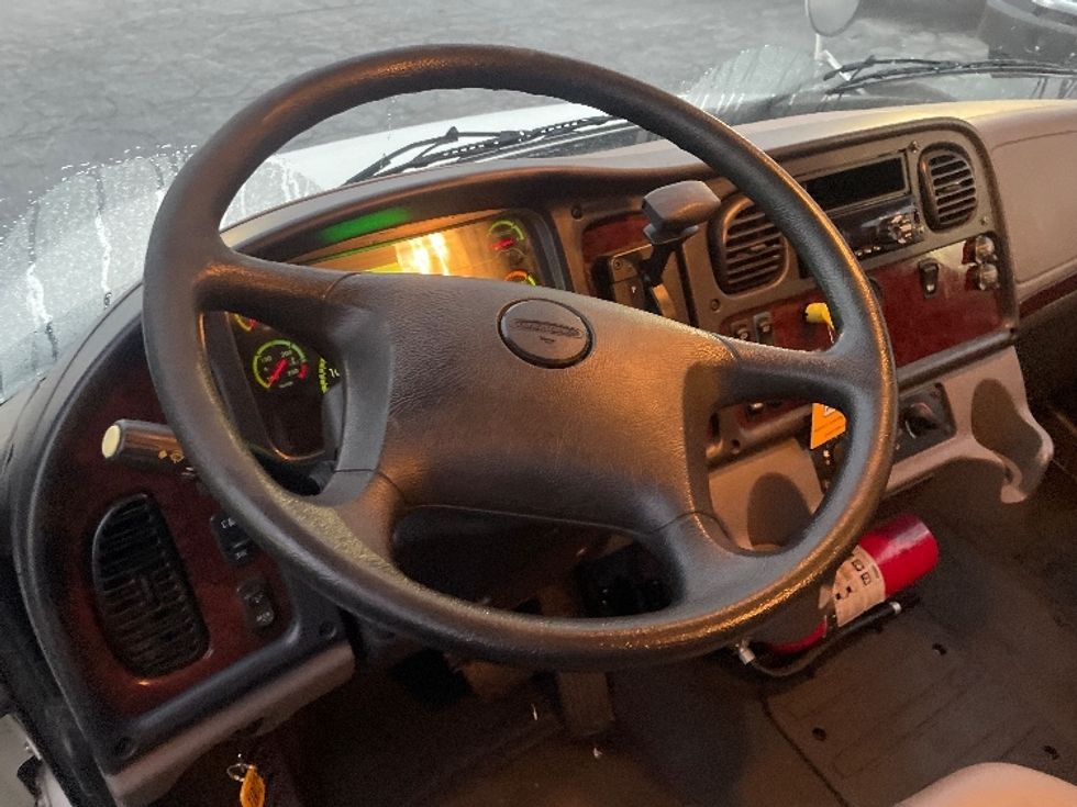 Medium Duty Box Truck-Light and Medium Duty Trucks-Freightliner-2019-M2-Forest Park-GA-201,638\n\t\tmiles-$ 41,250 - Image 18