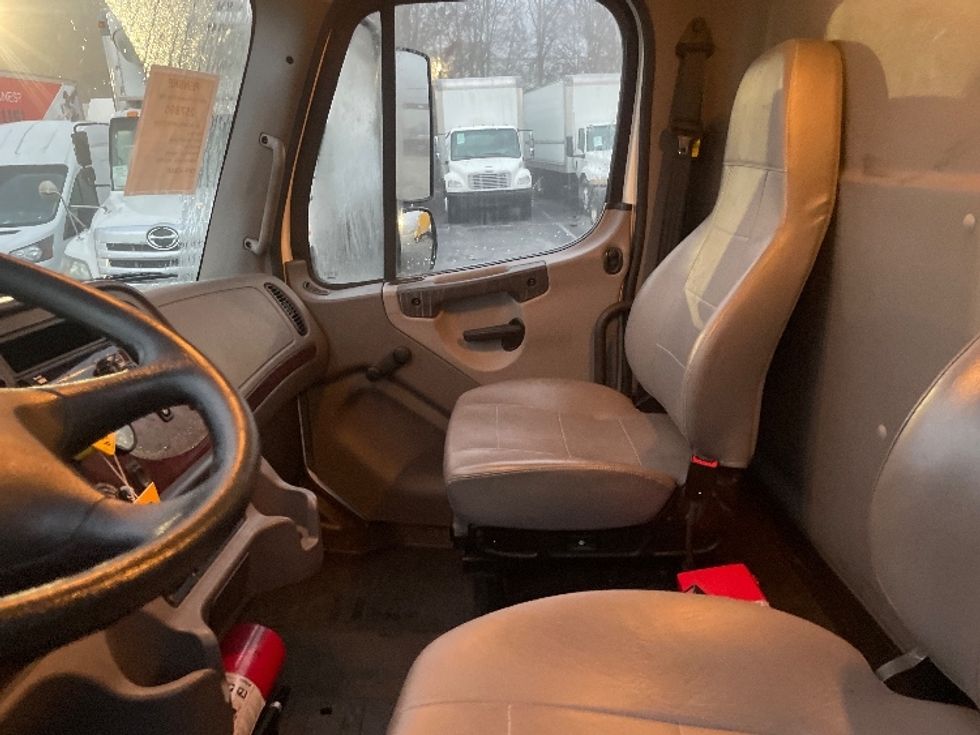 Medium Duty Box Truck-Light and Medium Duty Trucks-Freightliner-2019-M2-Forest Park-GA-201,638\n\t\tmiles-$ 41,250 - Image 19