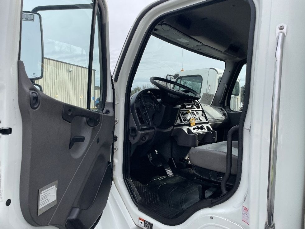Medium Duty Box Truck-Light and Medium Duty Trucks-Freightliner-2019-M2-Forest Park-GA-289,868\n\t\tmiles-$ 32,500 - Image 16