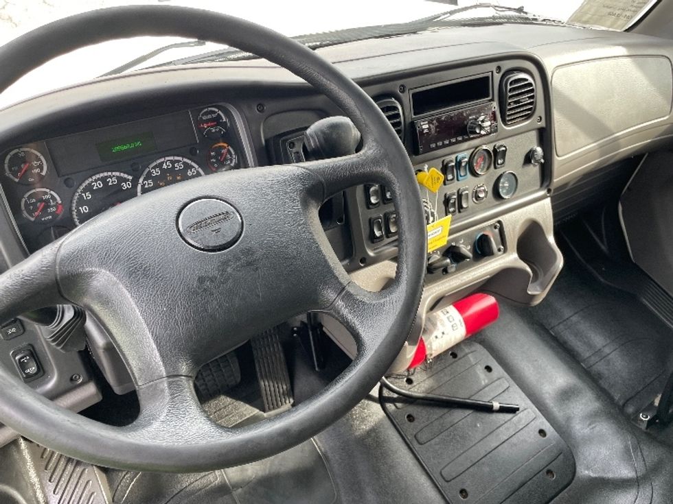 Medium Duty Box Truck-Light and Medium Duty Trucks-Freightliner-2019-M2-Forest Park-GA-289,868\n\t\tmiles-$ 32,500 - Image 18