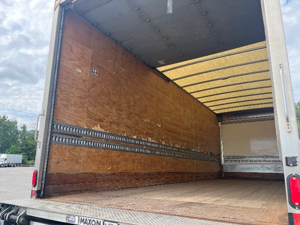 Medium Duty Box Truck-Light and Medium Duty Trucks-Freightliner-2019-M2-Fort Wayne-IN-143,667\n\t\tmiles-$ 58,250 - Image 11