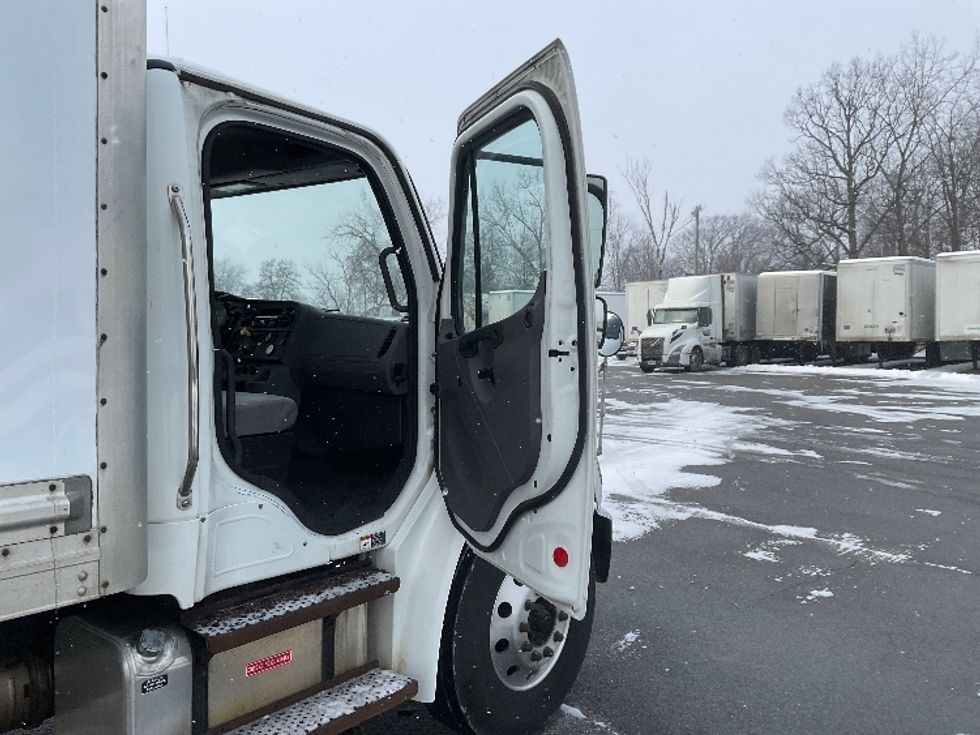 Medium Duty Box Truck-Light and Medium Duty Trucks-Freightliner-2019-M2-Fort Wayne-IN-355,800\n\t\tmiles-$ 20,000 - Image 19