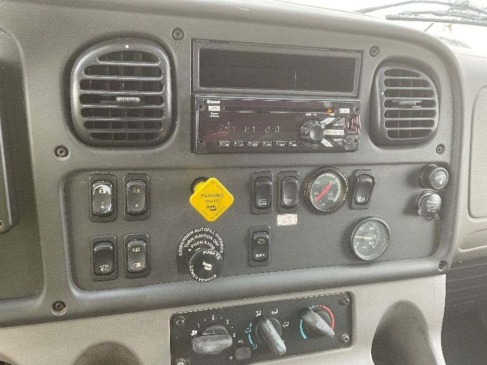 Medium Duty Box Truck-Light and Medium Duty Trucks-Freightliner-2019-M2-Fort Wayne-IN-355,800\n\t\tmiles-$ 20,000 - Image 24