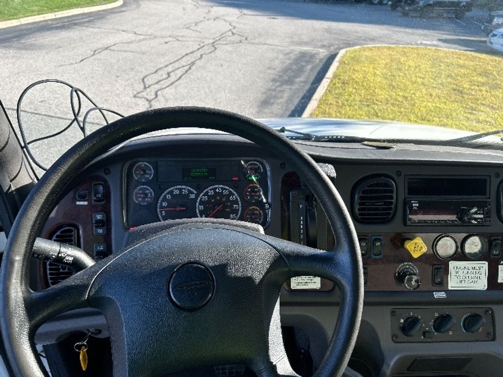 Medium Duty Box Truck-Light and Medium Duty Trucks-Freightliner-2019-M2-Franklin-MA-292,984\n\t\tmiles-$ 41,250 - Image 18