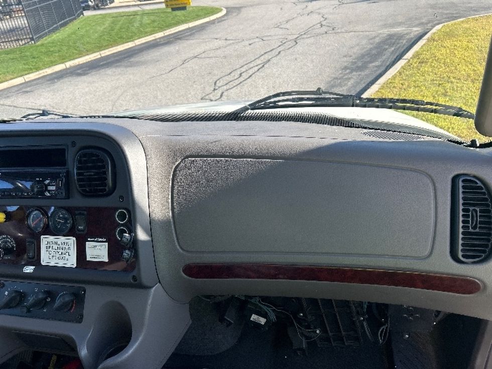 Medium Duty Box Truck-Light and Medium Duty Trucks-Freightliner-2019-M2-Franklin-MA-292,984\n\t\tmiles-$ 41,250 - Image 21