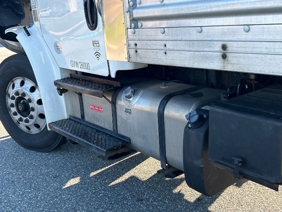 Medium Duty Box Truck-Light and Medium Duty Trucks-Freightliner-2019-M2-Franklin-MA-292,984\n\t\tmiles-$ 41,250 - Image 26