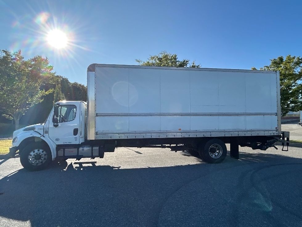 Medium Duty Box Truck-Light and Medium Duty Trucks-Freightliner-2019-M2-Franklin-MA-292,984\n\t\tmiles-$ 41,250 - Image 4