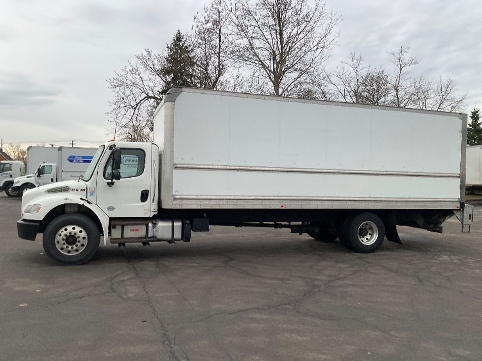 Medium Duty Box Truck-Light and Medium Duty Trucks-Freightliner-2019-M2-Fredonia-NY-269,915\n\t\tmiles-$ 36,000 - Image 4