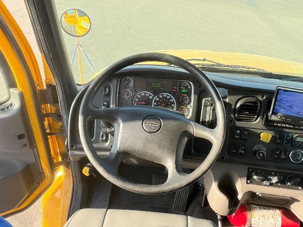 Medium Duty Box Truck-Light and Medium Duty Trucks-Freightliner-2019-M2-Fresno-CA-160,759\n\t\tmiles-$ 47,250 - Image 18