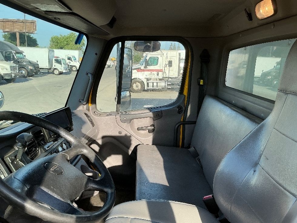 Medium Duty Box Truck-Light and Medium Duty Trucks-Freightliner-2019-M2-Fresno-CA-160,759\n\t\tmiles-$ 47,250 - Image 19