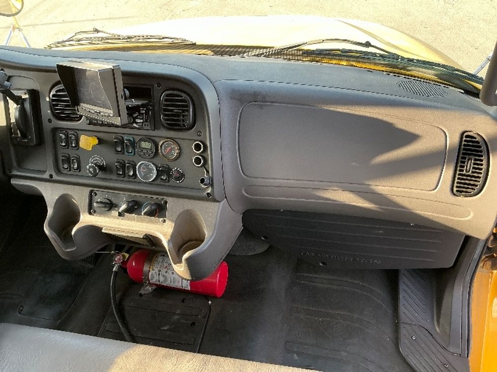 Medium Duty Box Truck-Light and Medium Duty Trucks-Freightliner-2019-M2-Fresno-CA-160,759\n\t\tmiles-$ 47,250 - Image 21