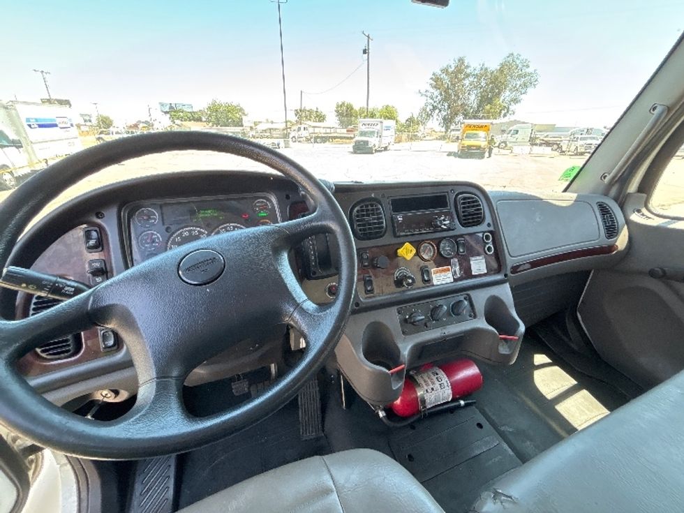 Medium Duty Box Truck-Light and Medium Duty Trucks-Freightliner-2019-M2-Fresno-CA-208,961\n\t\tmiles-$ 50,000 - Image 18