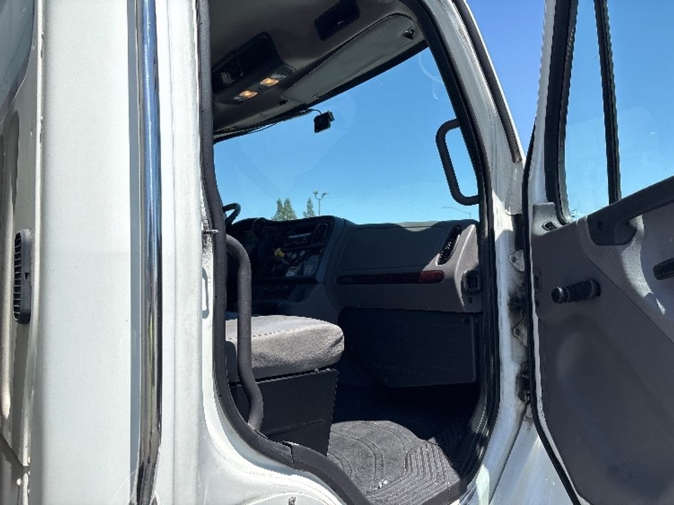 Medium Duty Box Truck-Light and Medium Duty Trucks-Freightliner-2019-M2-Fresno-CA-208,961\n\t\tmiles-$ 50,000 - Image 20
