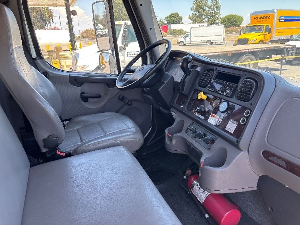 Medium Duty Box Truck-Light and Medium Duty Trucks-Freightliner-2019-M2-Fresno-CA-208,961\n\t\tmiles-$ 50,000 - Image 22