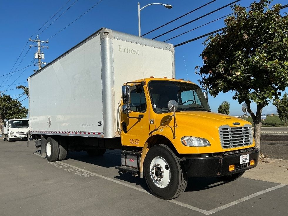 Medium Duty Box Truck-Light and Medium Duty Trucks-Freightliner-2019-M2-Fresno-CA-253,657\n\t\tmiles-$ 28,500 - Image 1