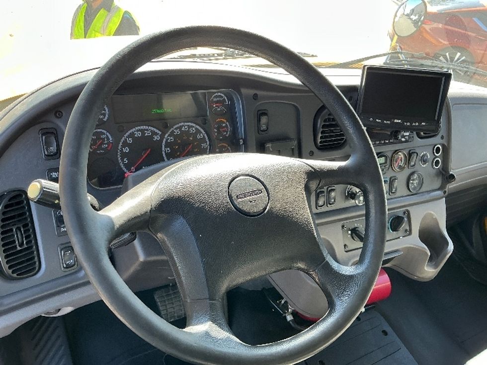 Medium Duty Box Truck-Light and Medium Duty Trucks-Freightliner-2019-M2-Fresno-CA-253,657\n\t\tmiles-$ 28,500 - Image 14