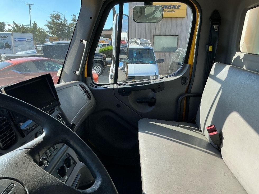 Medium Duty Box Truck-Light and Medium Duty Trucks-Freightliner-2019-M2-Fresno-CA-253,657\n\t\tmiles-$ 28,500 - Image 18