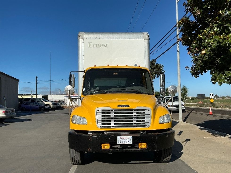 Medium Duty Box Truck-Light and Medium Duty Trucks-Freightliner-2019-M2-Fresno-CA-253,657\n\t\tmiles-$ 28,500 - Image 2