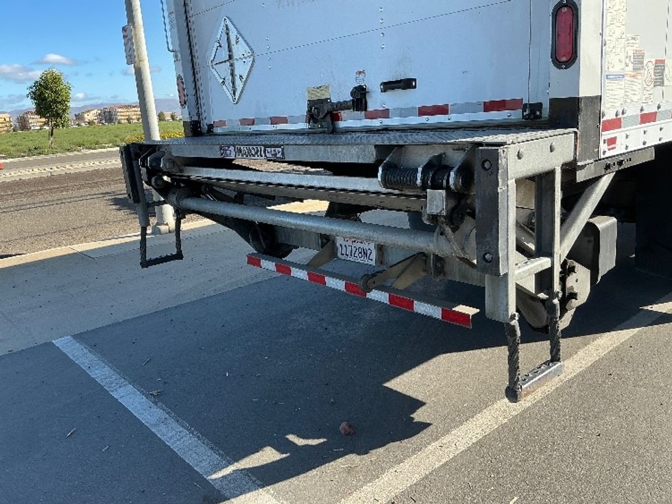 Medium Duty Box Truck-Light and Medium Duty Trucks-Freightliner-2019-M2-Fresno-CA-253,657\n\t\tmiles-$ 28,500 - Image 22