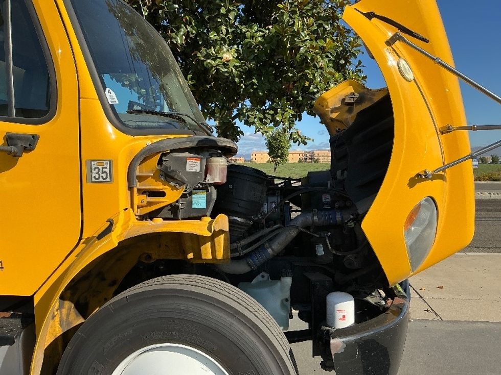 Medium Duty Box Truck-Light and Medium Duty Trucks-Freightliner-2019-M2-Fresno-CA-253,657\n\t\tmiles-$ 28,500 - Image 24
