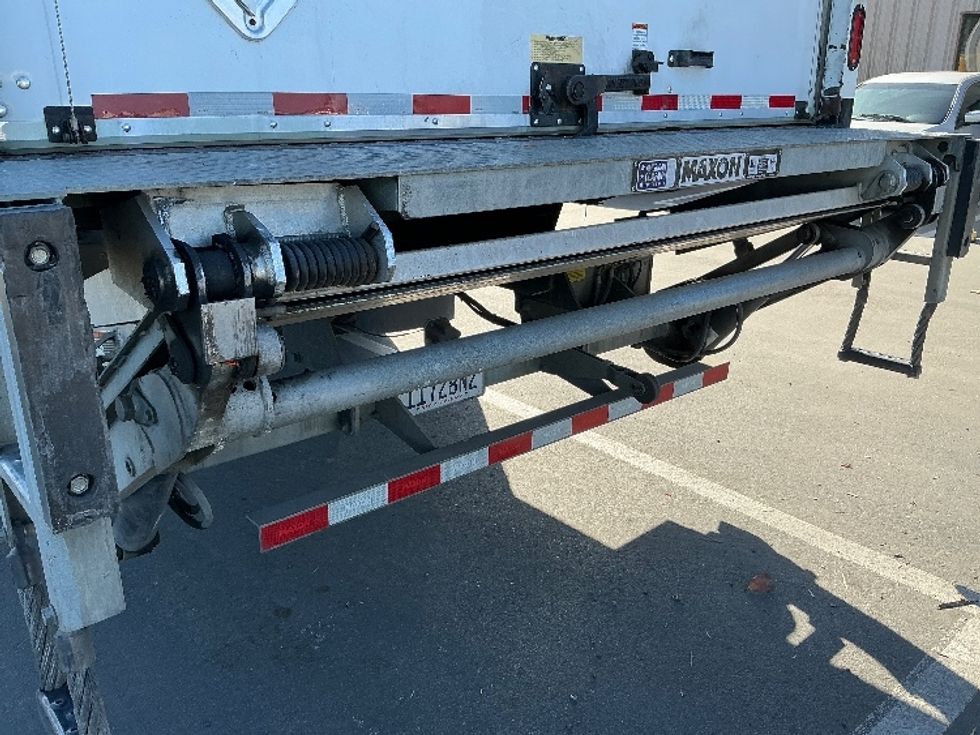 Medium Duty Box Truck-Light and Medium Duty Trucks-Freightliner-2019-M2-Fresno-CA-253,657\n\t\tmiles-$ 28,500 - Image 26