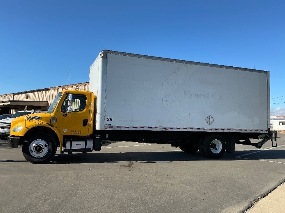 Medium Duty Box Truck-Light and Medium Duty Trucks-Freightliner-2019-M2-Fresno-CA-253,657\n\t\tmiles-$ 28,500 - Image 4