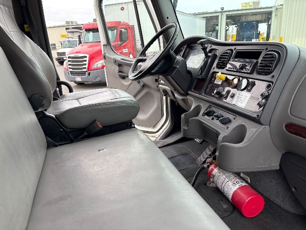 Medium Duty Box Truck-Light and Medium Duty Trucks-Freightliner-2019-M2-Fresno-CA-274,910\n\t\tmiles-$ 38,750 - Image 22