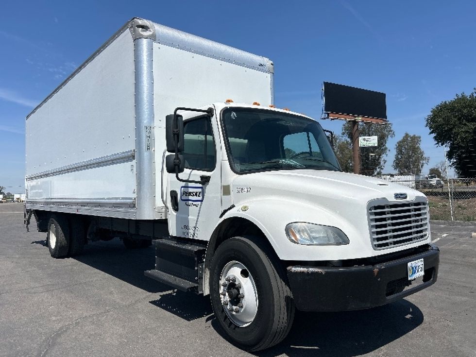 Medium Duty Box Truck-Light and Medium Duty Trucks-Freightliner-2019-M2-Fresno-CA-275,793\n\t\tmiles-$ 34,000 - Image 1