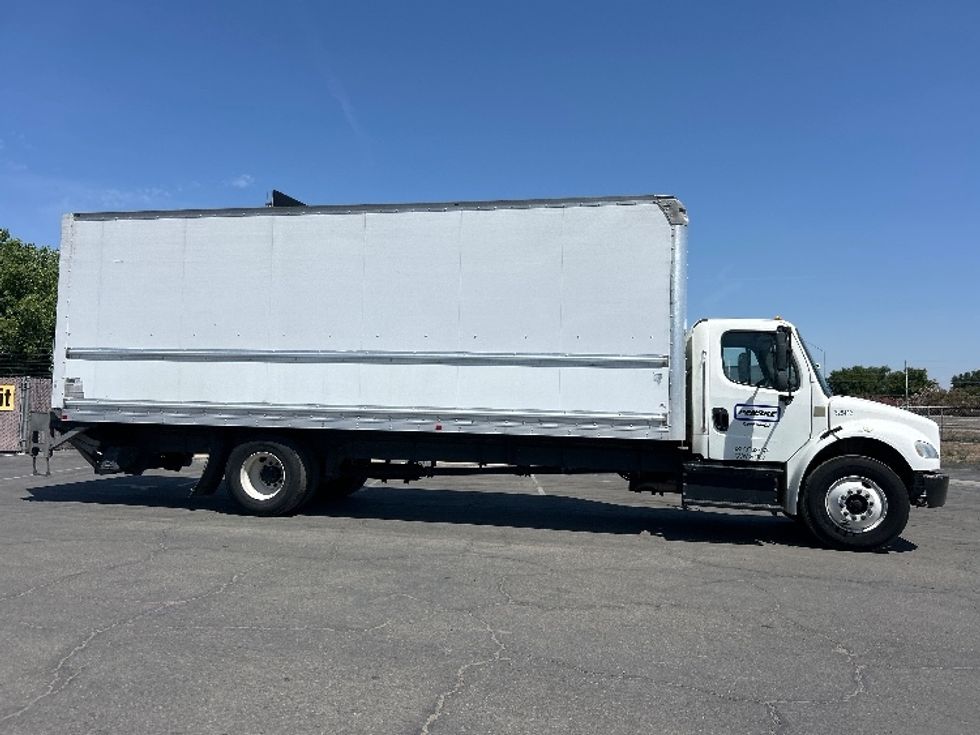 Medium Duty Box Truck-Light and Medium Duty Trucks-Freightliner-2019-M2-Fresno-CA-275,793\n\t\tmiles-$ 34,000 - Image 15