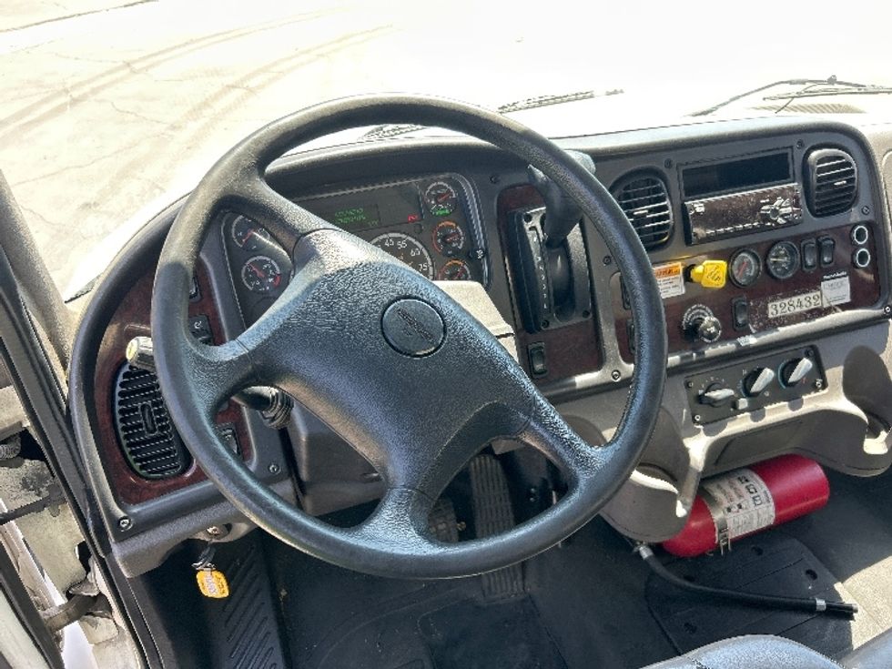 Medium Duty Box Truck-Light and Medium Duty Trucks-Freightliner-2019-M2-Fresno-CA-275,793\n\t\tmiles-$ 34,000 - Image 16