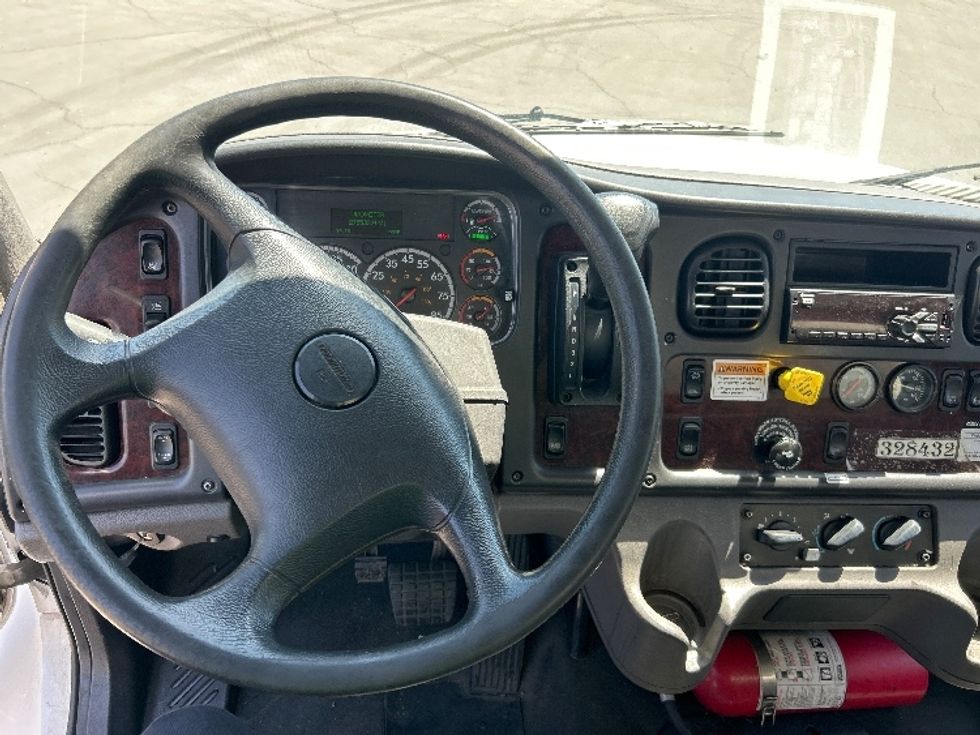Medium Duty Box Truck-Light and Medium Duty Trucks-Freightliner-2019-M2-Fresno-CA-275,793\n\t\tmiles-$ 34,000 - Image 17