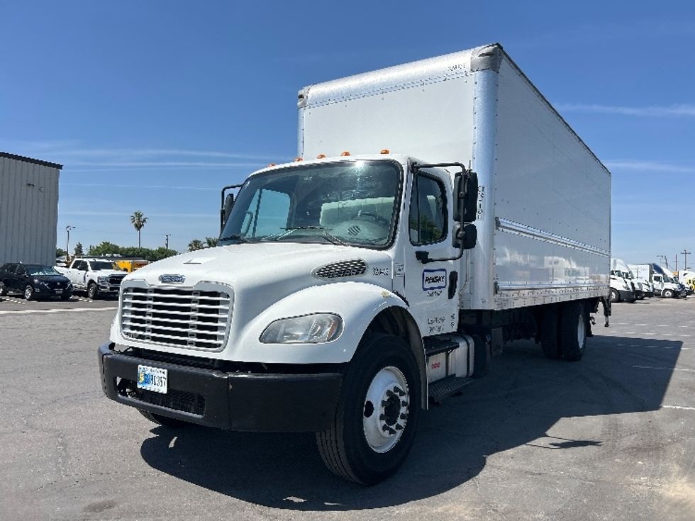 Medium Duty Box Truck-Light and Medium Duty Trucks-Freightliner-2019-M2-Fresno-CA-275,793\n\t\tmiles-$ 34,000 - Image 3