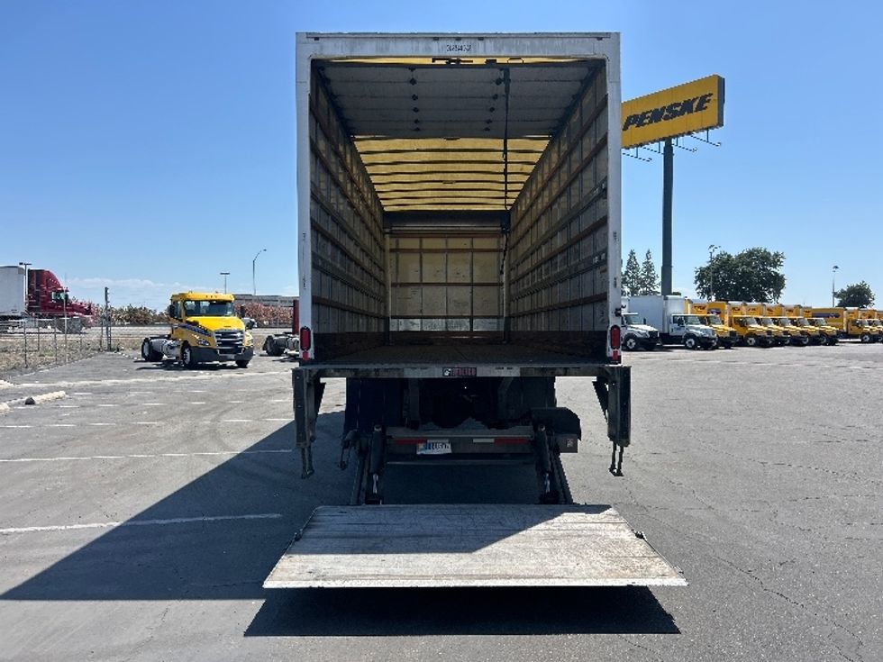 Medium Duty Box Truck-Light and Medium Duty Trucks-Freightliner-2019-M2-Fresno-CA-275,793\n\t\tmiles-$ 34,000 - Image 9